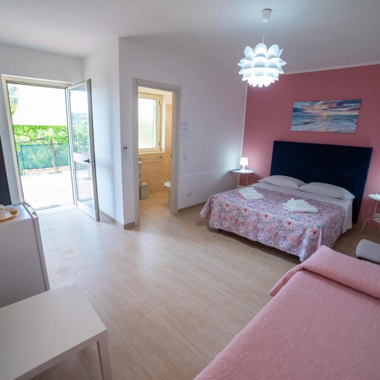 B&B "L'Eco del Mare" - Camera Tripla con Vista Mare - 8