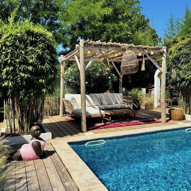 Maison de Caractère avec Piscine - Villa 3 Chambres - 48