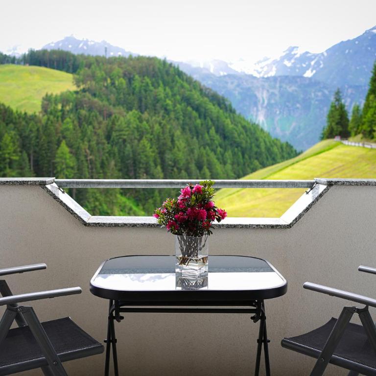 Sonnenhof - Apartment mit 1 Schlafzimmer, Balkon und Bergblick - 12