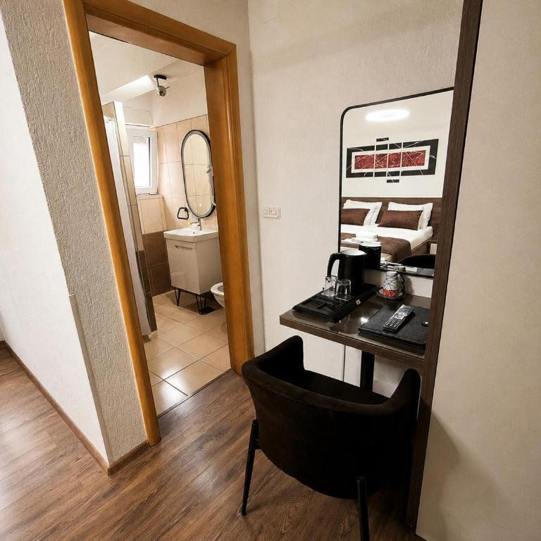 Villa Hum - Dvokrevetna Soba sa Bračnim Krevetom - 7