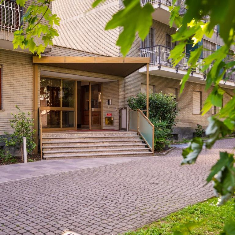 Apartment at 30 Viale Famagosta - Appartamento con 1 Camera da Letto - 32