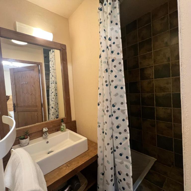 Apparts au Cœur de St-Lary - Piscine Chauffée et Sauna - Appartement 3 Chambres - 9