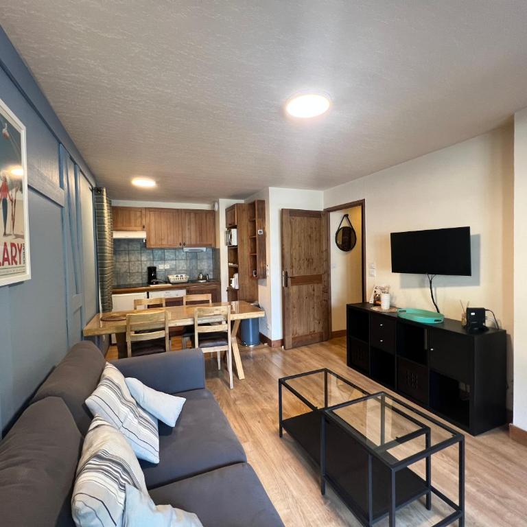 Apparts au Cœur de St-Lary - Piscine Chauffée et Sauna - Appartement avec Balcon - 4