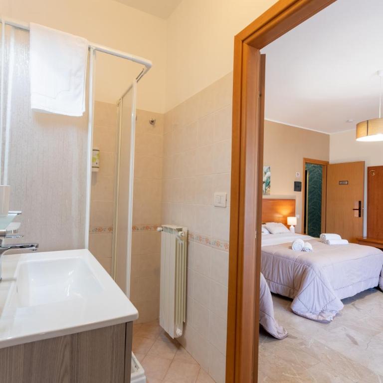 La Zagara Rooms - Porto di Milazzo - Camera Quadrupla con Balcone - 5