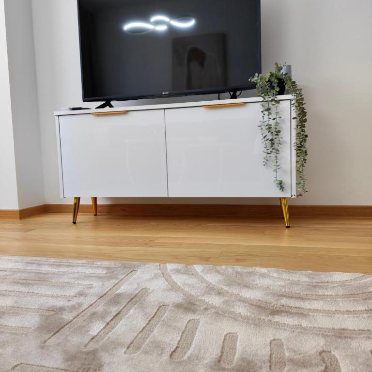 Golden View Apartment - One-Bedroom Apartment - 4