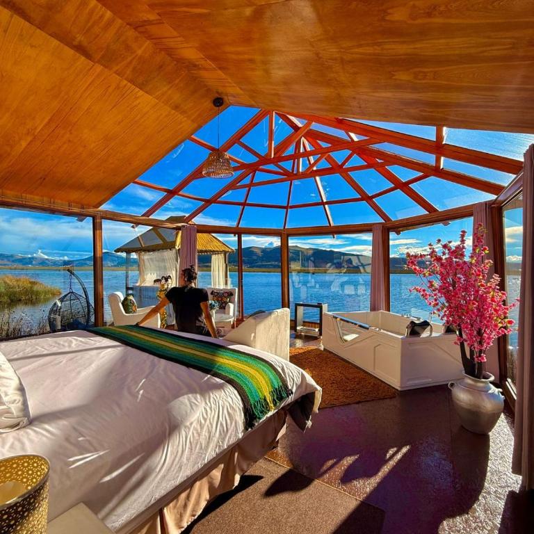KAY PACHA LODGE Uros - Deluxe Suite with Spa Bath - 1