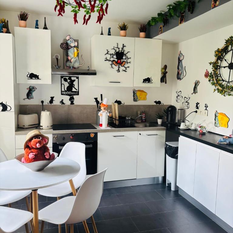 THE ENCHANTED HOUSE ( 15 min walk to Disney) - Appartamento con 2 Camere da Letto - 23