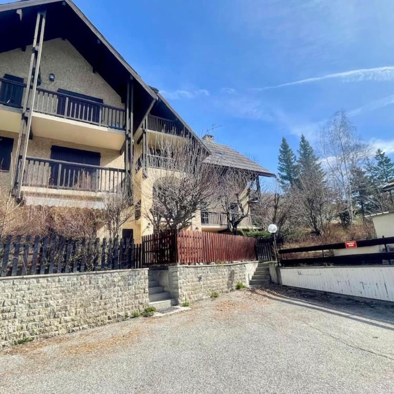 Nid de ski avec grand balcon - Appartement - 17