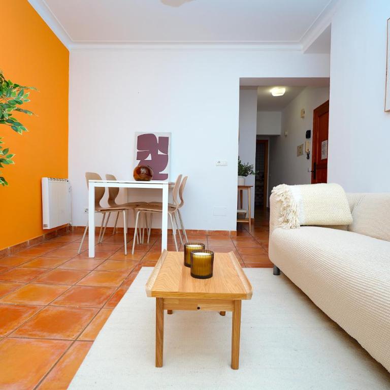 Can Carrio - Turismo de interior - Apartamento de 2 dormitorios con balcón - 28