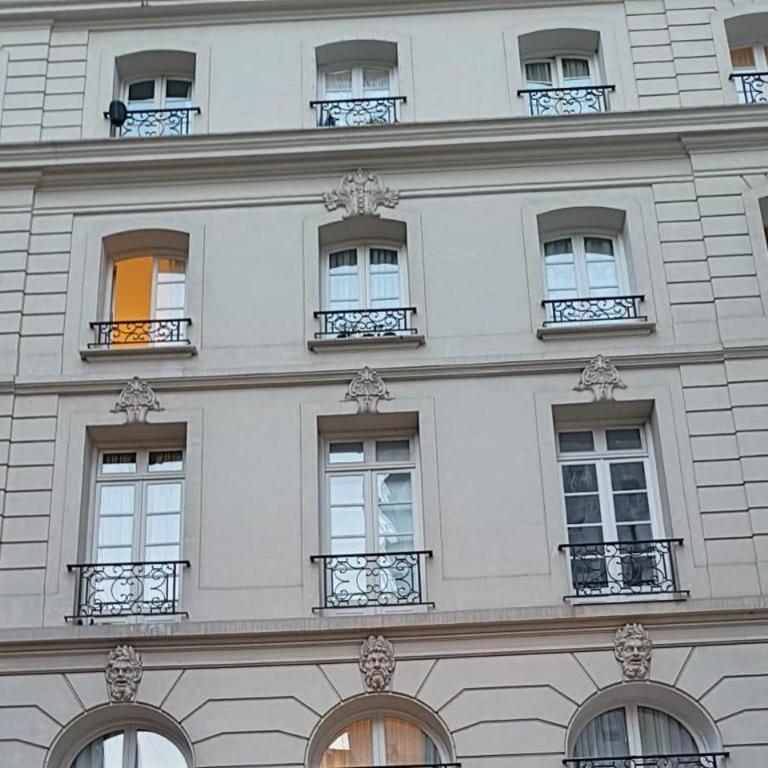 Diseño en Recoleta Frente a Plaza Vicente López - Apartamento de 1 dormitorio - 20