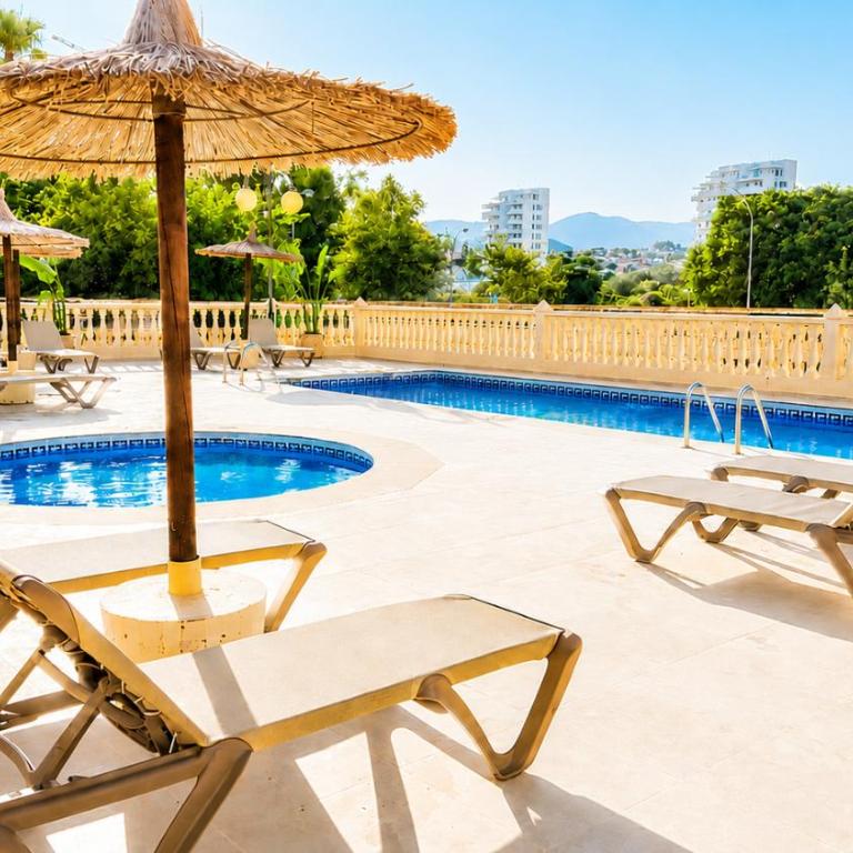 Apartamento Aloha Duplex II, Primera Linea de Playa - Three-Bedroom Apartment - 40