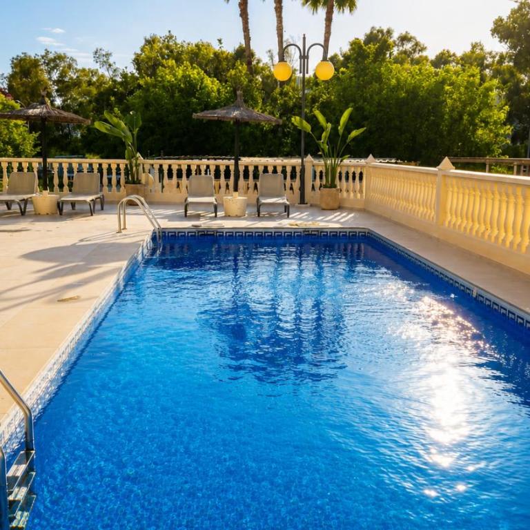 Apartamento Aloha Duplex II, Primera Linea de Playa - Three-Bedroom Apartment - 37