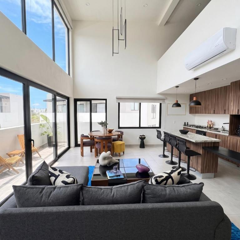 Lujoso apartamento de dos plantas con 3 dormitorios y 3,5 baños - Apartamento de 3 dormitorios - Planta Alta - 2