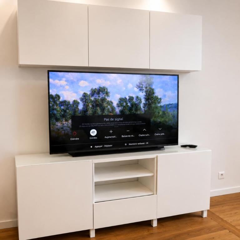 Spacious Studio - Central Paris - One-Bedroom Apartment - 4