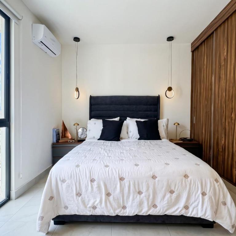 Lujoso apartamento de dos plantas con 3 dormitorios y 3,5 baños - Apartamento de 3 dormitorios - Planta Alta - 13