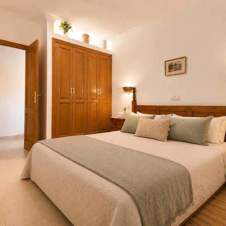 ULLAL - Rural Charm-AGRITOURISM approx 65000 meters PLUS PRIVATE MOUNTAIN villa and Outdoor Adventure Agritourism Apartment EQUIPATED - Private Mountain Path approximately 5 minutes walking from the beach -Ideal for relaxation - Appartamento con 3 Camere da Letto - 11