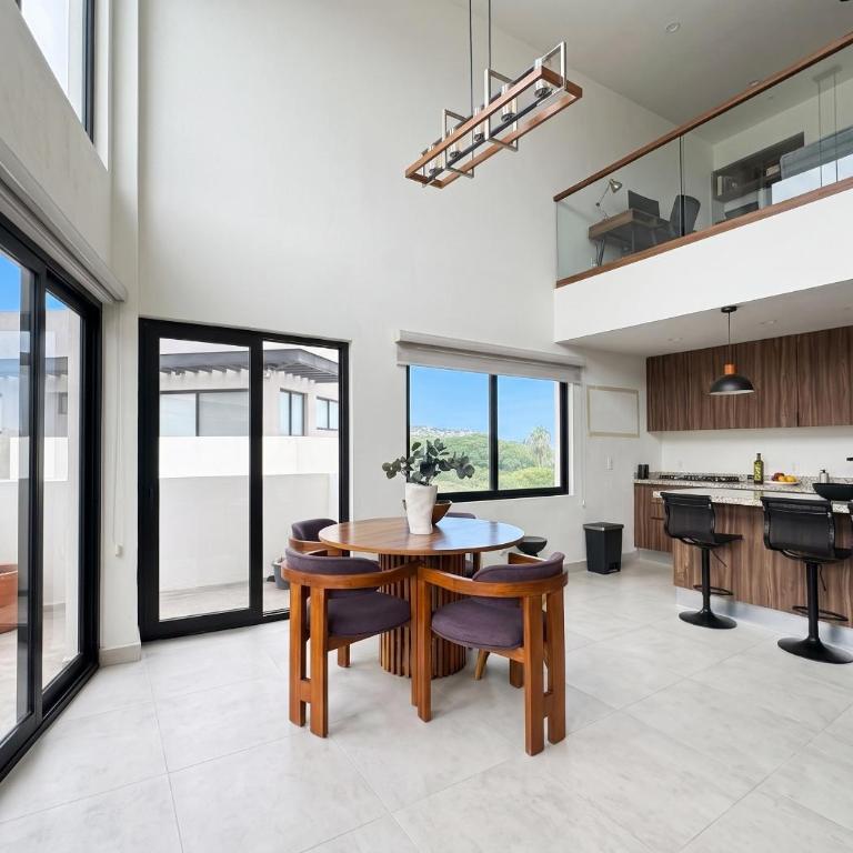Lujoso apartamento de dos plantas con 3 dormitorios y 3,5 baños - Apartamento de 3 dormitorios - Planta Alta - 24