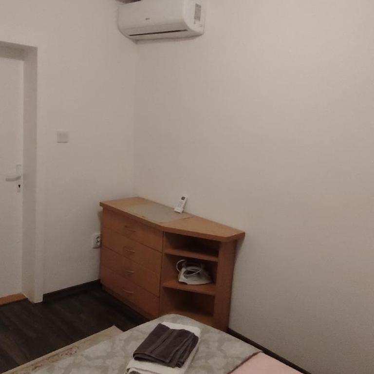 Red Roof Apartment Old Town Baš Čaršija Free parking - Two-Bedroom Apartment - 3