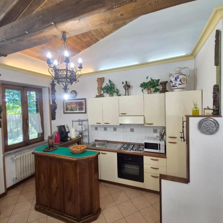 Casa Serafina trilocale con arredi d'arte e parcheggio privato - Casa con 2 Camere da Letto - 4