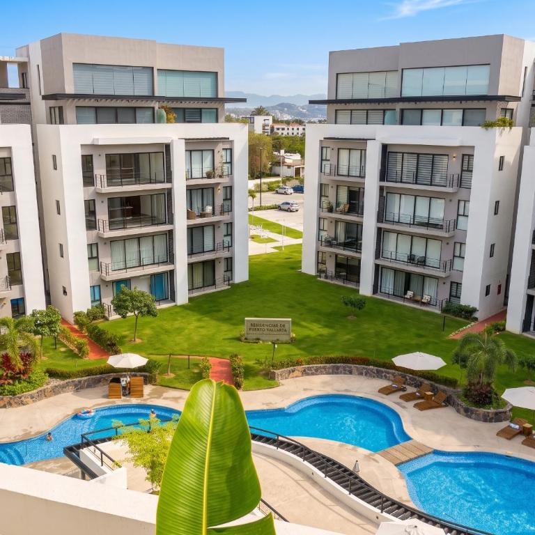 Lujoso apartamento de dos plantas con 3 dormitorios y 3,5 baños - Apartamento de 3 dormitorios - Planta Alta - 40