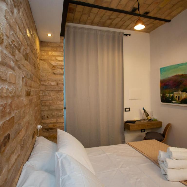 AL 54 Accommodation - Premium - Camera Matrimoniale con Bagno Privato - 3