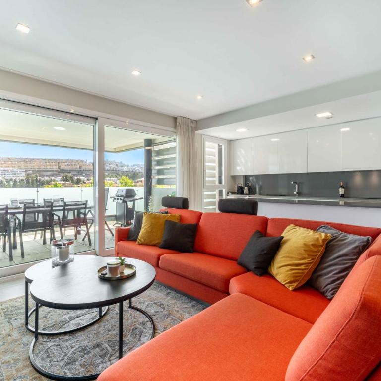 Arielle del Mar - Pool, Spa and family apartment, Las Lagunas, Mijas Costa - Three-Bedroom Apartment - 3