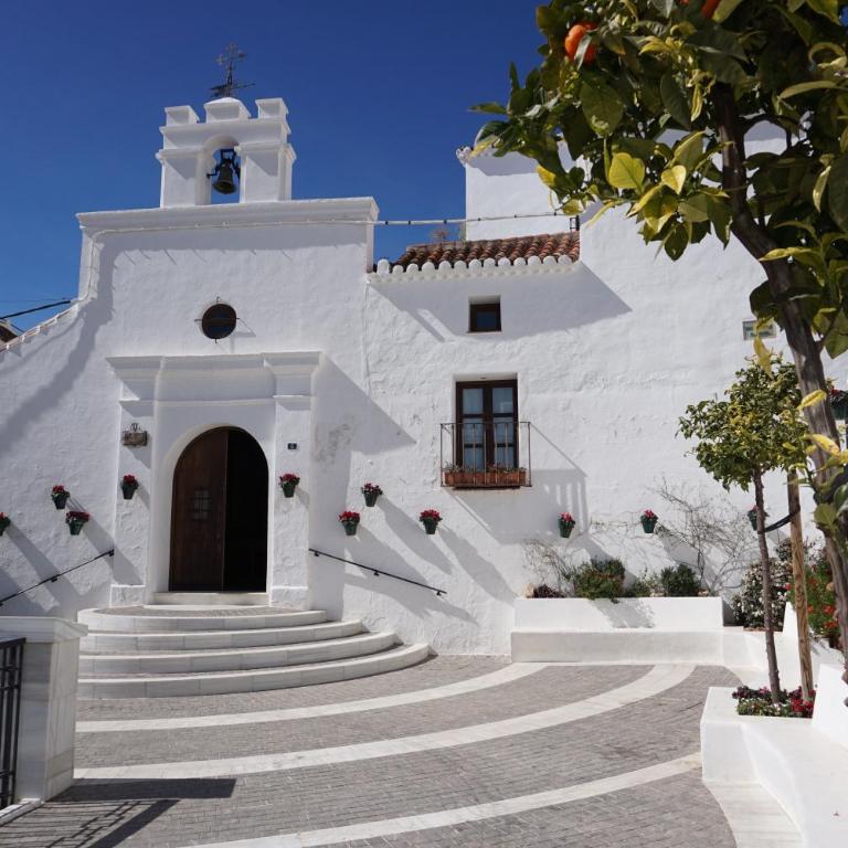 Arielle del Mar - Pool, Spa and family apartment, Las Lagunas, Mijas Costa - Three-Bedroom Apartment - 36