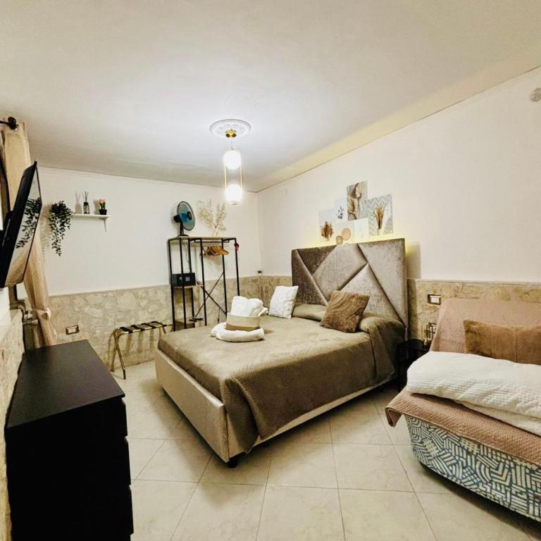Vale's Home Terrace SpaccaNapoli Wi-Fi - Apartment with Terrace - 5