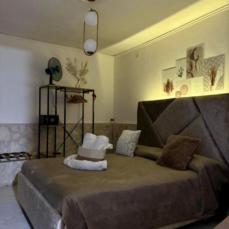 Vale's Home Terrace SpaccaNapoli Wi-Fi - Apartment with Terrace - 3