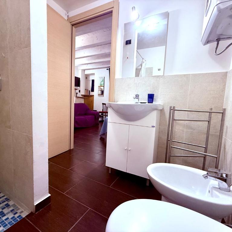 Casa Sogniblei locazione turistica - Camera Matrimoniale con Bagno Privato - 12