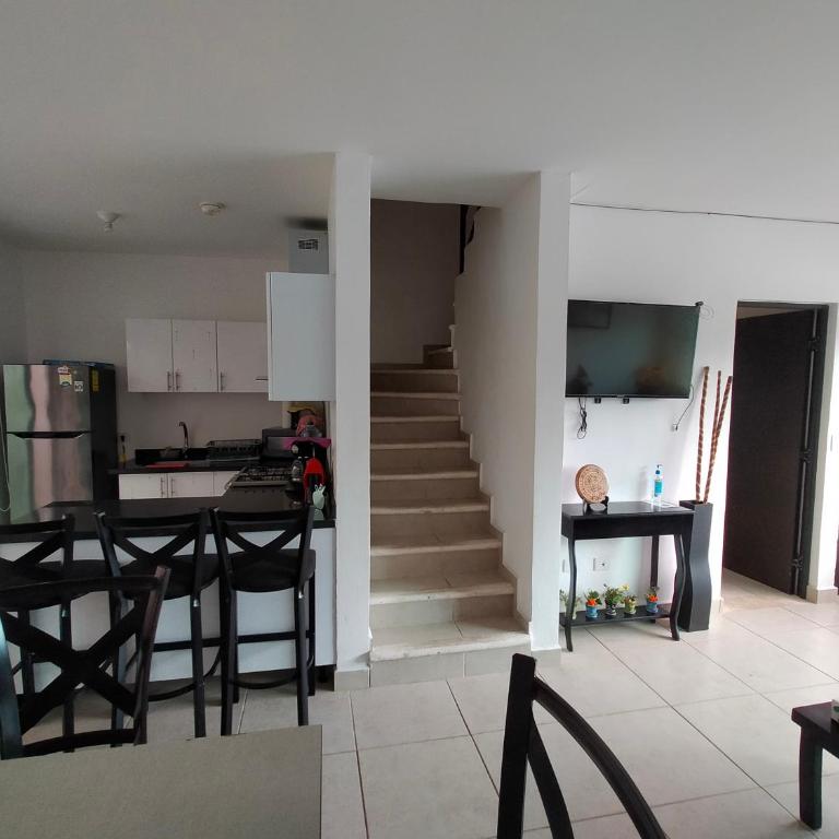 CasaMEXH Lunamar - Despierta, toma café en la 5ta Av, explora Xcaret, experimenta Tulum o algún cenote cercano - Unas vacaciones extraordinarias para tu familia y tus amigos - Three-Bedroom Villa - 3
