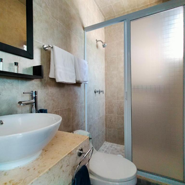 CasaMEXH Lunamar - Despierta, toma café en la 5ta Av, explora Xcaret, experimenta Tulum o algún cenote cercano - Unas vacaciones extraordinarias para tu familia y tus amigos - Three-Bedroom Villa - 12