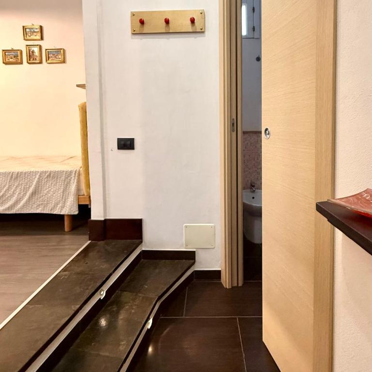 Casa Sogniblei locazione turistica - Camera Tripla con Bagno Privato - 4