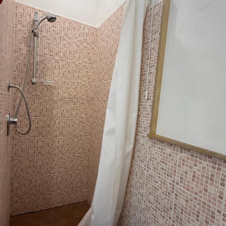 Casa Sogniblei locazione turistica - Camera Tripla con Bagno Privato - 5