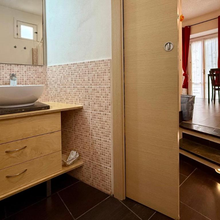 Casa Sogniblei locazione turistica - Camera Tripla con Bagno Privato - 9