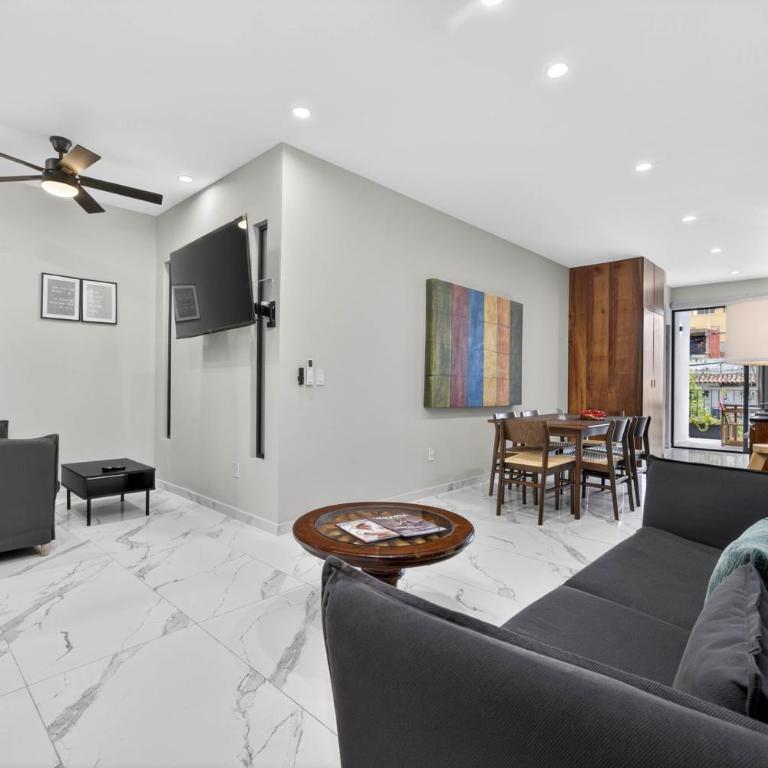 Unit Aguacates Romantic Zone - Two-Bedroom Apartment with City View - 14