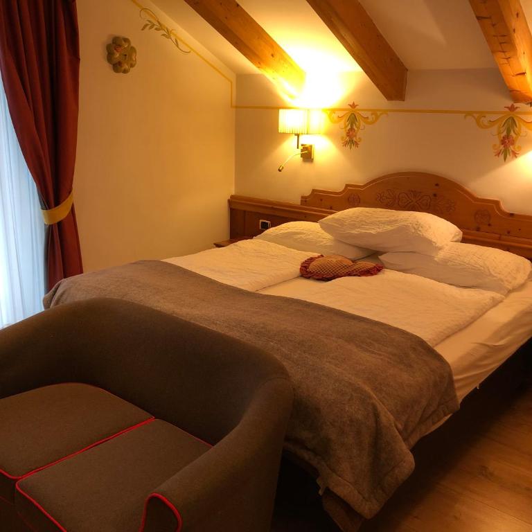 Alexander Hotel Alpine Wellness Dolomites - Doppelzimmer mit Seeblick - 3