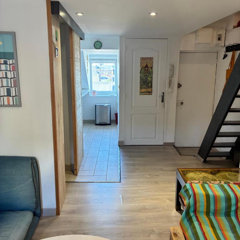 Le Duplex Studio - One-Bedroom Apartment with City View - 8