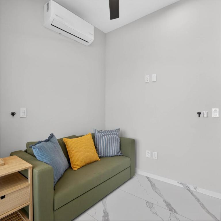 Unit Berengena Romantic Zone - Studio with Balcony - 16