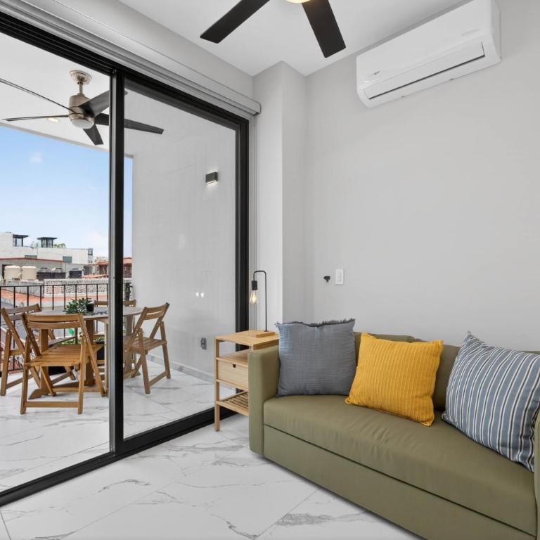Unit Berengena Romantic Zone - Studio with Balcony - 9