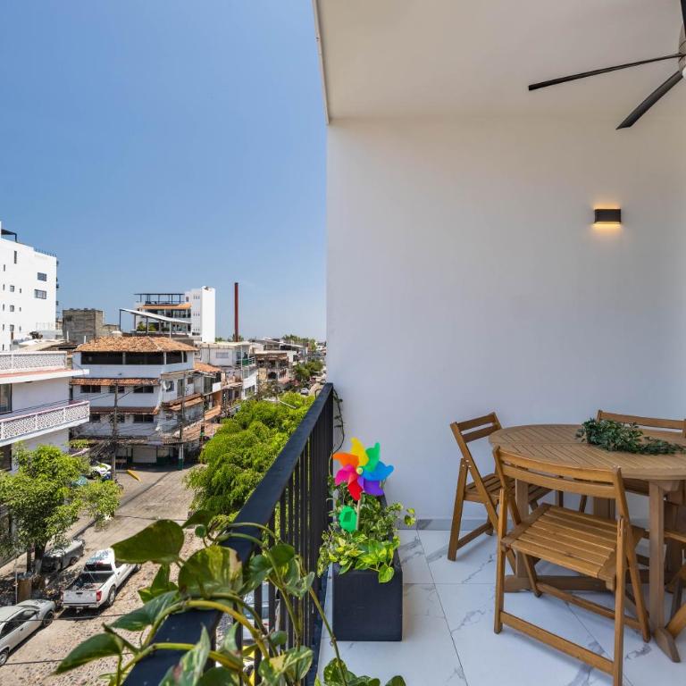 Unit Berengena Romantic Zone - Studio with Balcony - 29