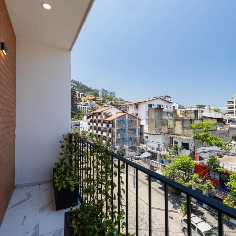 Unit Berengena Romantic Zone - Studio with Balcony - 31