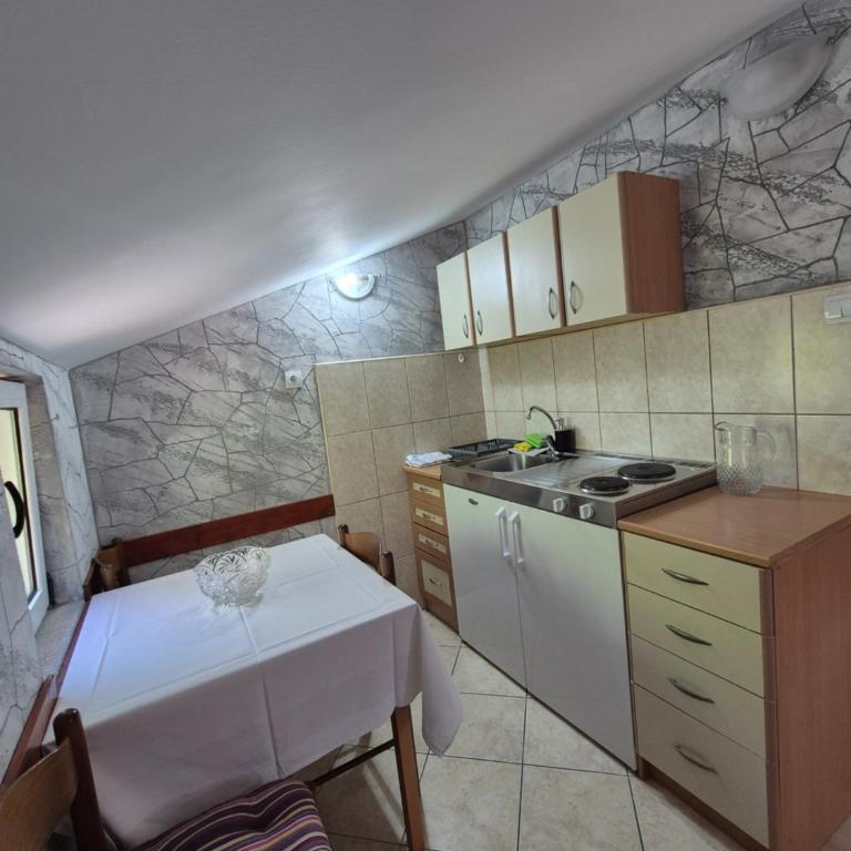 Apartmani MILOVIC - Četvorokrevetna Soba sa Pogledom na More - 3