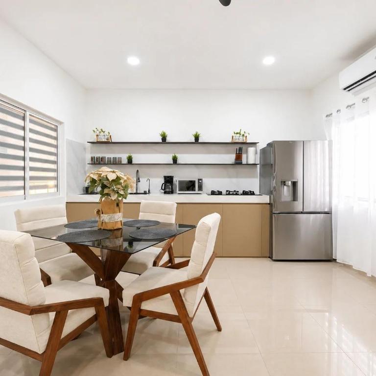 Cozy 2BR Retreat Near Beaches & City Center - Apartamento - 6
