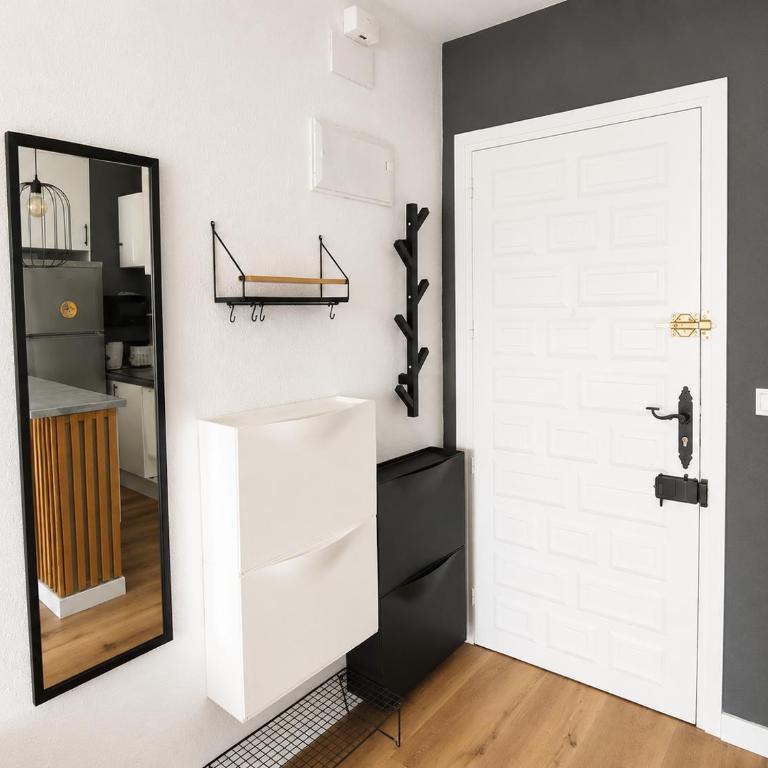 Bright Renovated Apartment with Courtyard Views - Appartamento con 1 Camera da Letto - 17