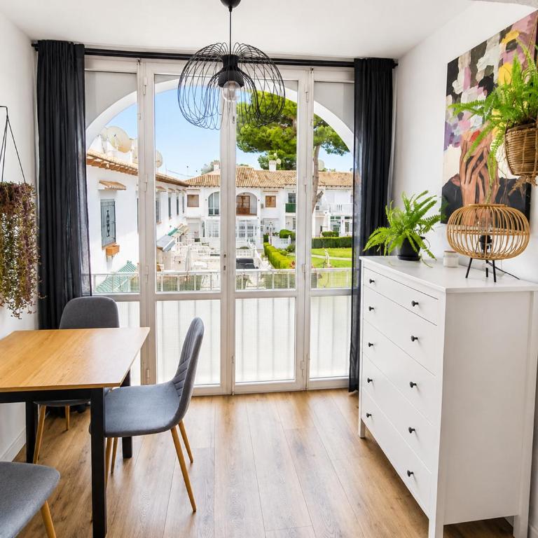 Bright Renovated Apartment with Courtyard Views - Appartamento con 1 Camera da Letto - 5
