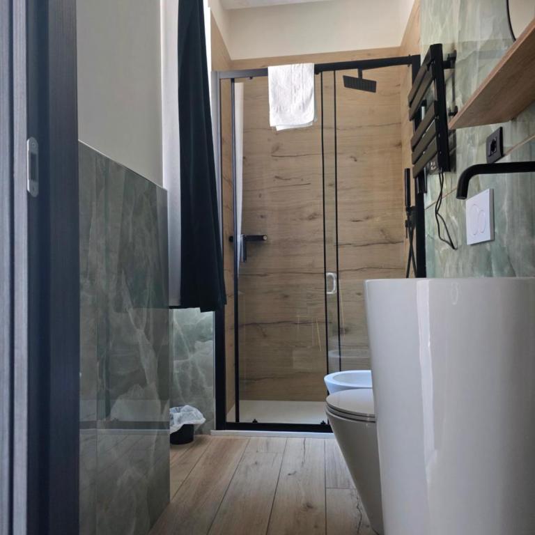 AL 54 Accommodation - Premium - Camera Familiare con Balcone - 2