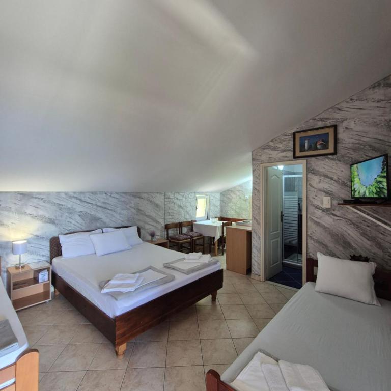 Apartmani MILOVIC - Četvorokrevetna Soba sa Pogledom na More - 6
