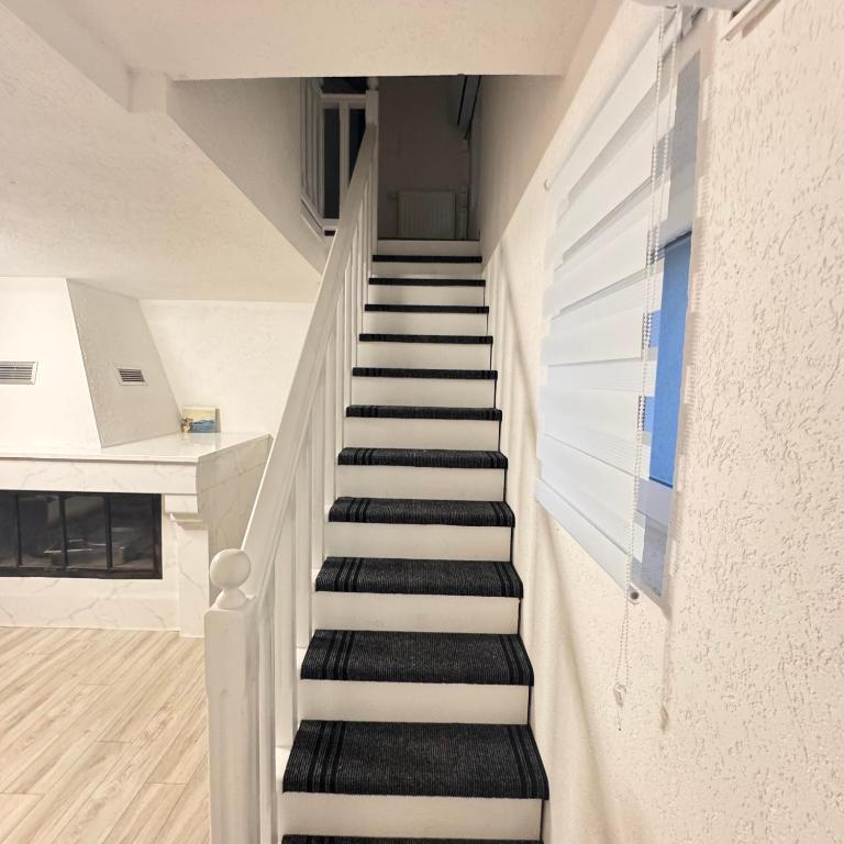 Villa RELAX Miševići - Vila sa 3 Spavaće Sobe - 12