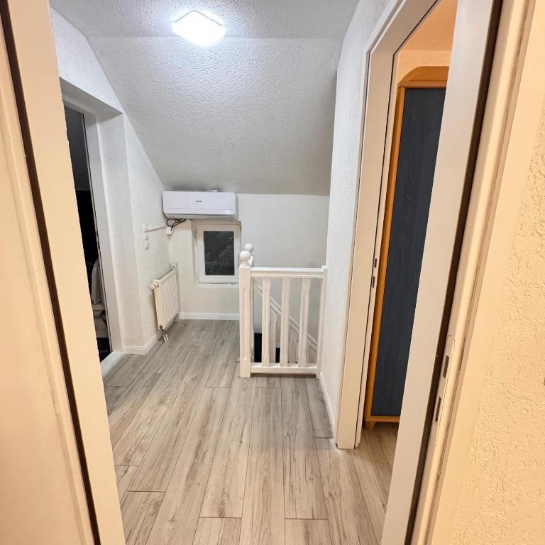 Villa RELAX Miševići - Vila sa 3 Spavaće Sobe - 11